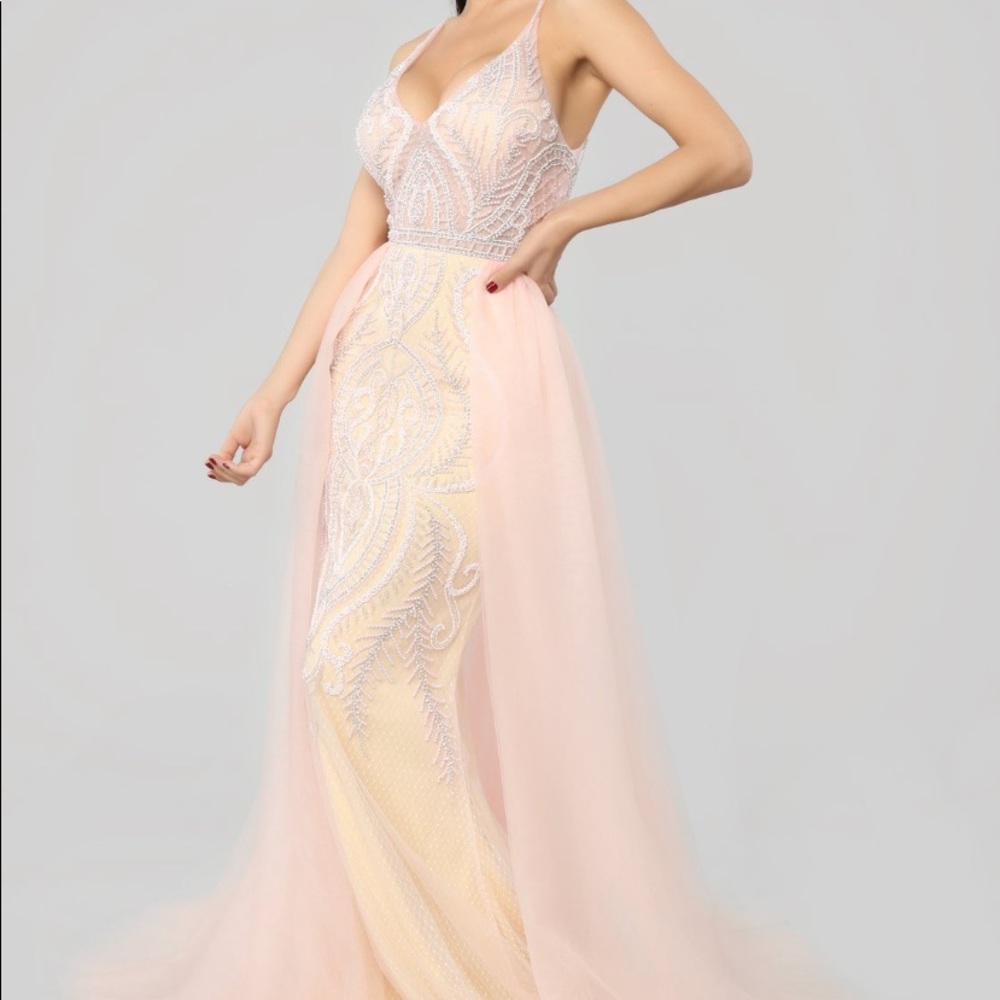 beautiful pageant gown - Picture 1 of 4